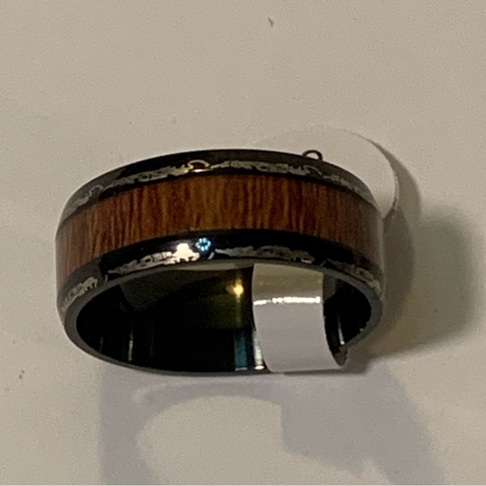 Men tungsten carbide ring with wood inlay size 9 new